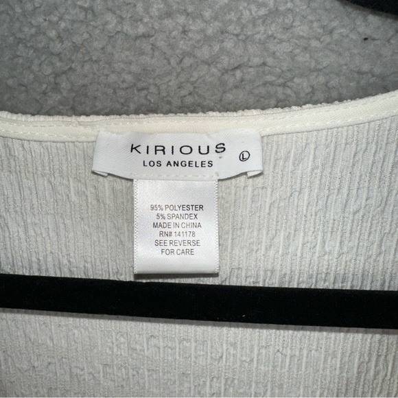 Kirious Los Angeles Top Womens Large Cream Textured Knit LS Crop Top Blouse NEW - Picture 2 of 10